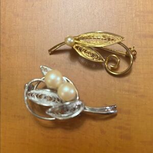 Silver and Gold tone Pearl floral Beooches